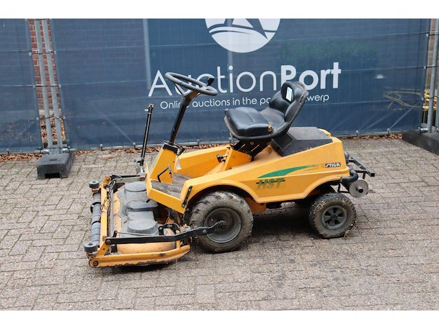 Zitmaaier stiga villa president hst benzine 9.3kw - afbeelding 1 van  1
