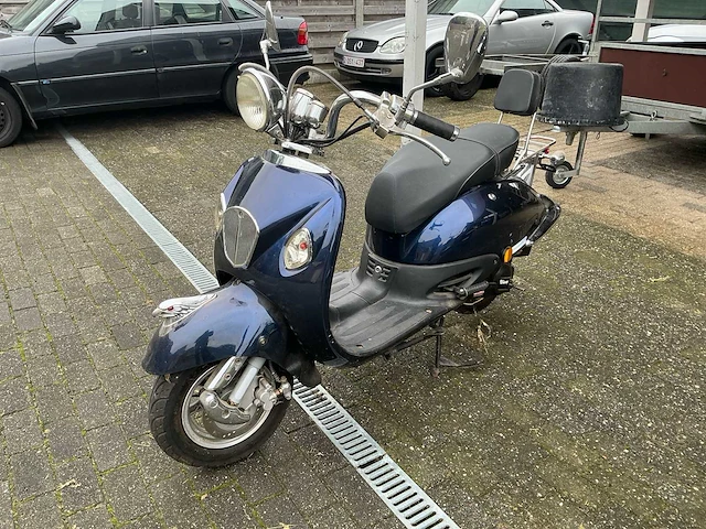 Znen zn50qt e 25 a klasse brommer - afbeelding 1 van  13