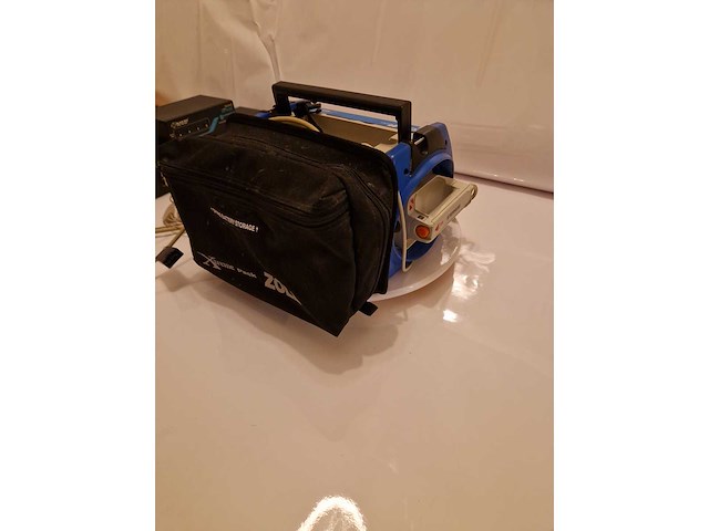 Zoll - defibrillators - afbeelding 3 van  4