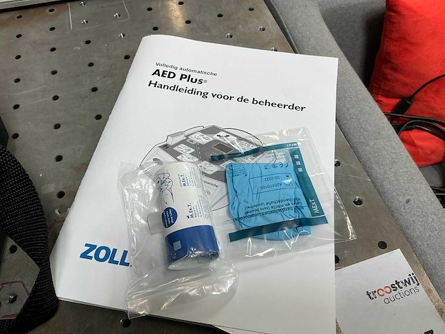 Zoll aed plus defibrillator - afbeelding 5 van  5