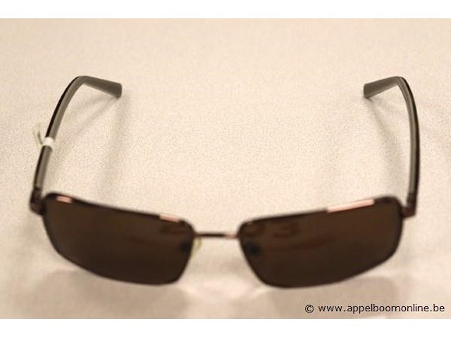 Zonnebril calvin klein - afbeelding 2 van  3