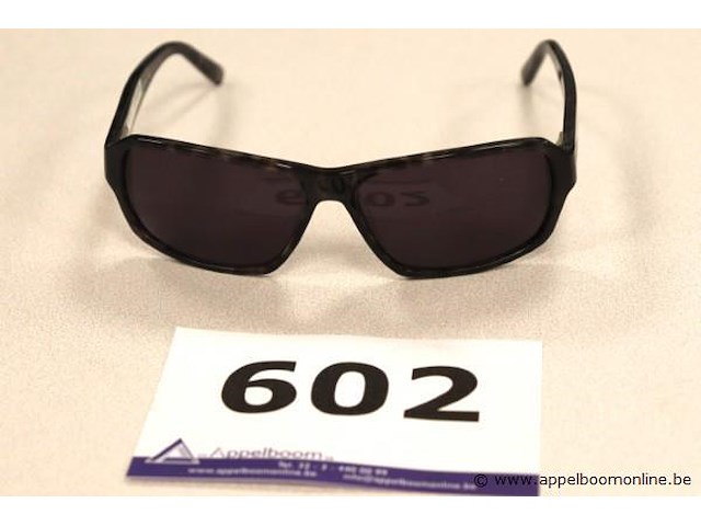 Zonnebril calvin klein - afbeelding 1 van  3