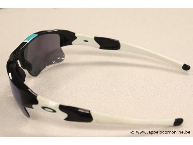 Zonnebril oackley - afbeelding 3 van  3