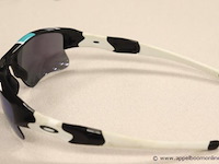 Zonnebril oackley - afbeelding 3 van  3