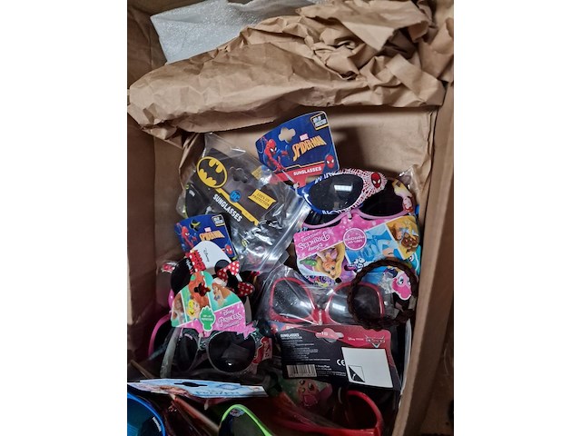 Zonnebrillen en armbanden - afbeelding 5 van  6