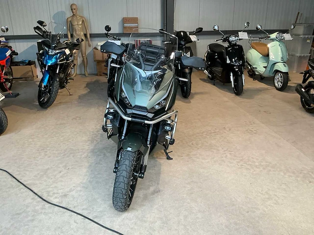 Zontes 368 motorfiets - afbeelding 9 van  15