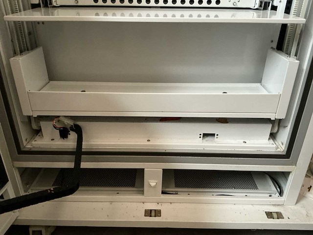 Zoomgu fel-9c verkoopautomaat - afbeelding 10 van  15