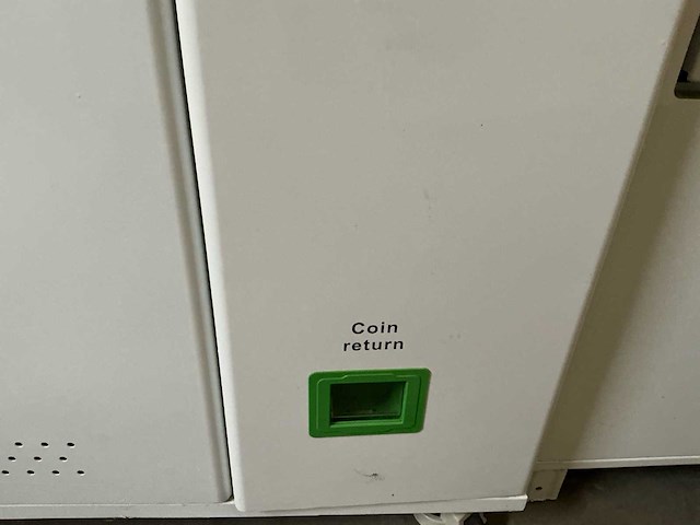 Zoomgu fel-9c verkoopautomaat - afbeelding 6 van  15