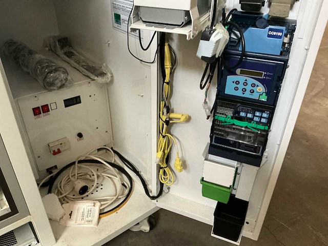 Zoomgu fel-9c verkoopautomaat - afbeelding 8 van  11