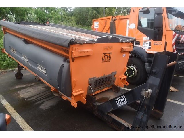 Zoutstrooier, giletta, uh4000 a/id, bouwjaar 2014, leeggewicht 3010kg, vaste stof capaciteit 4m³, vloeistof capaciteit 2600lt, werking niet gekend - afbeelding 2 van  5
