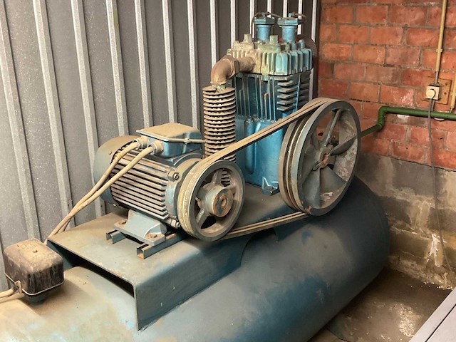 Zuigercompressor - afbeelding 2 van  2