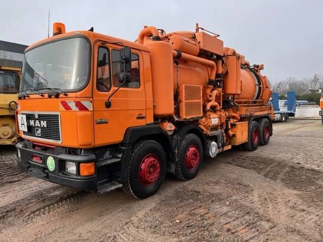 Zuigwagen vrachtwagen man 35.402 8x4 diesel 1995 - afbeelding 1 van  1