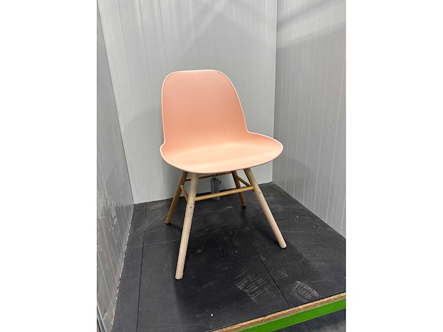 Zuiver albert kuip eetkamerstoel 1 stuk - afbeelding 1 van  3