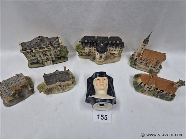 Zuster berta met 6 huisjes - afbeelding 1 van  16