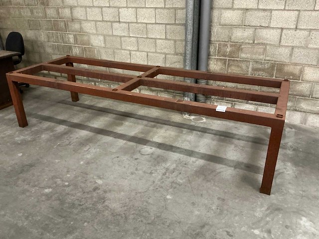 Zwaar metalen draagframe - afbeelding 1 van  3