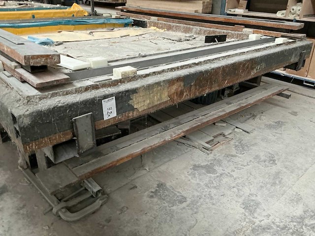 Zwaar metalen frame met mal (2x) - afbeelding 3 van  7