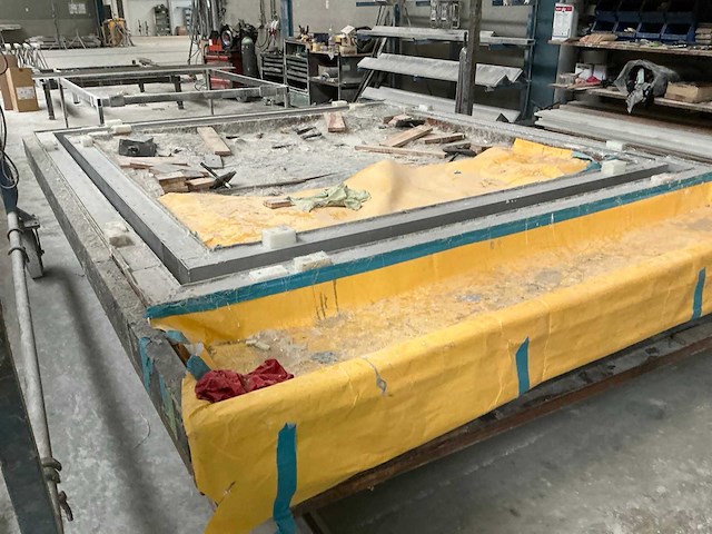 Zwaar metalen frame met mal (2x) - afbeelding 4 van  7