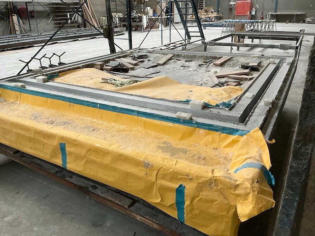 Zwaar metalen frame met mal (2x) - afbeelding 5 van  7