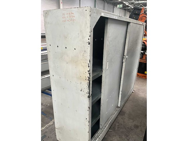 Zwaar metalen opbergkast - afbeelding 6 van  8