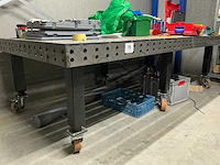 Zwaar metalen verrijdbare lastafel - afbeelding 1 van  4