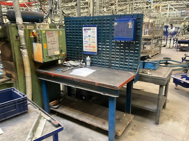 Zwaar metalen werkbank - afbeelding 1 van  7