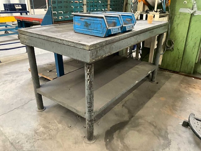 Zwaar metalen werkbank - afbeelding 4 van  4