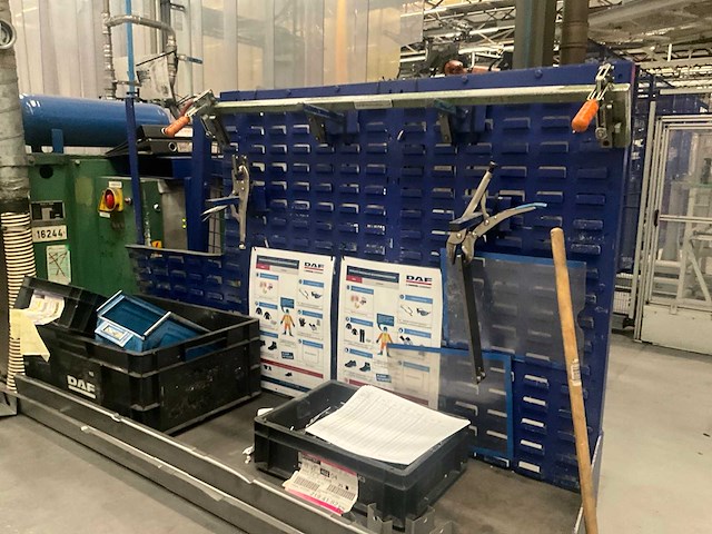 Zwaar metalen werkbank - afbeelding 7 van  9