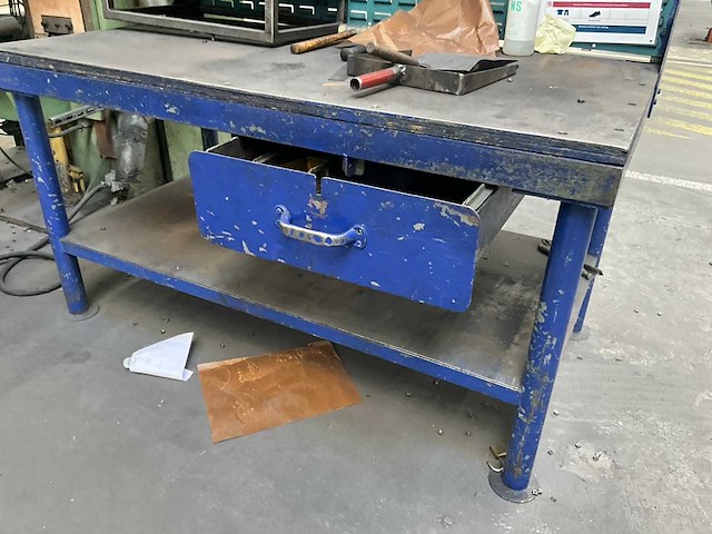 Zwaar metalen werkbank - afbeelding 2 van  3
