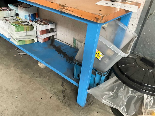 Zwaar metalen werkbank - afbeelding 1 van  1