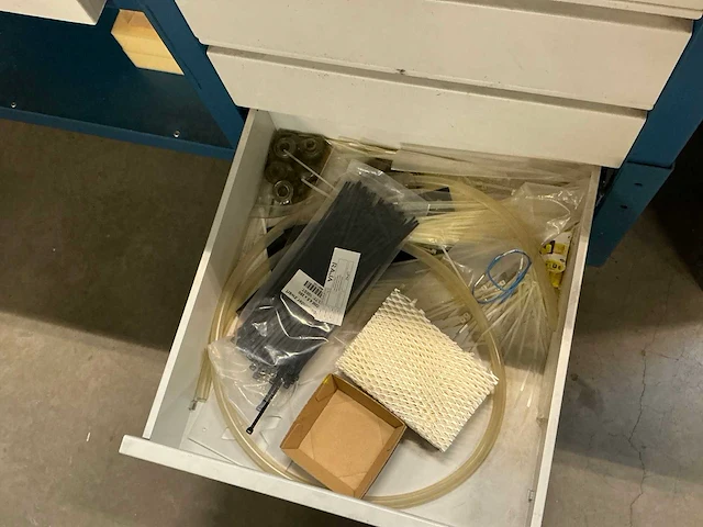 Zwaar metalen werktafel (2x) - afbeelding 8 van  8