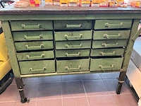 Zwaar metalen werktafel - afbeelding 3 van  8