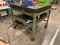 Zwaar metalen werktafel - afbeelding 1 van  8