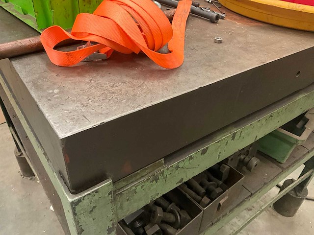 Zwaar metalen werktafel - afbeelding 4 van  8