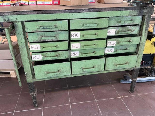 Zwaar metalen werktafel - afbeelding 7 van  8