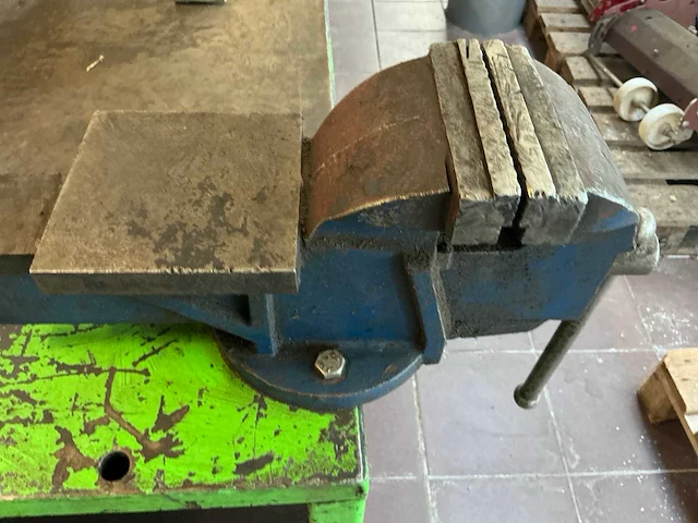Zwaar metalen werktafel - afbeelding 3 van  5