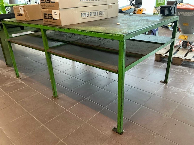 Zwaar metalen werktafel - afbeelding 4 van  5