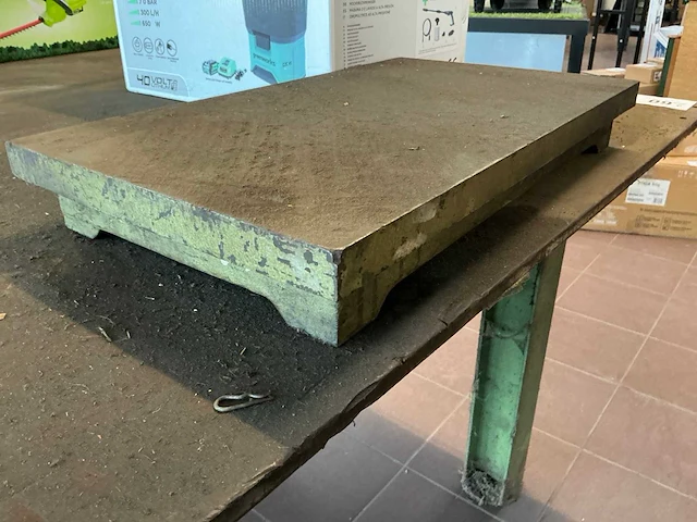 Zwaar metalen werktafel/lastafel - afbeelding 5 van  5