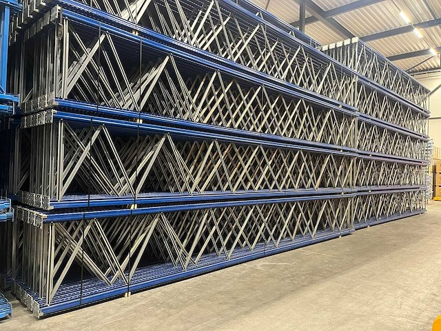 Zwaarlast palletstelling 10x80 4000kg per liggerlaag - afbeelding 1 van  1
