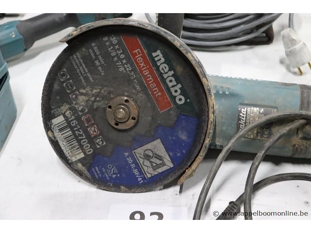 Zware haakse slijptol makita ga9030r, werking niet gekend - afbeelding 2 van  3