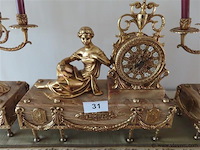 Zware klok (46x16x46cm) met 2 kandelaars (16x16x53cm) - afbeelding 2 van  9