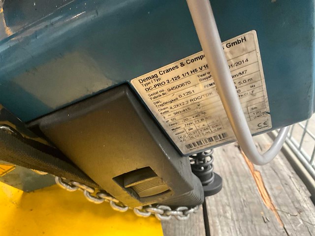 Zware kolom/zwenkarmkraanpaal skp met kettingtakel demag - afbeelding 1 van  1