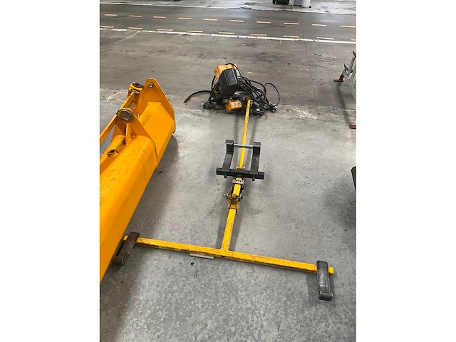 Zware kolom/zwenkarmkraanpaal statech met arm demag - afbeelding 3 van  18