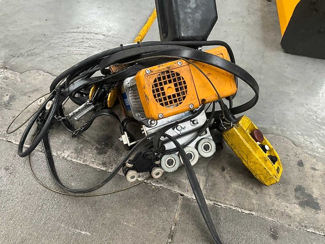 Zware kolom/zwenkarmkraanpaal statech met arm demag - afbeelding 10 van  18