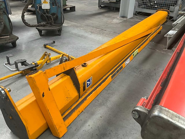 Zware kolom/zwenkarmkraanpaal statech met arm demag - afbeelding 16 van  18