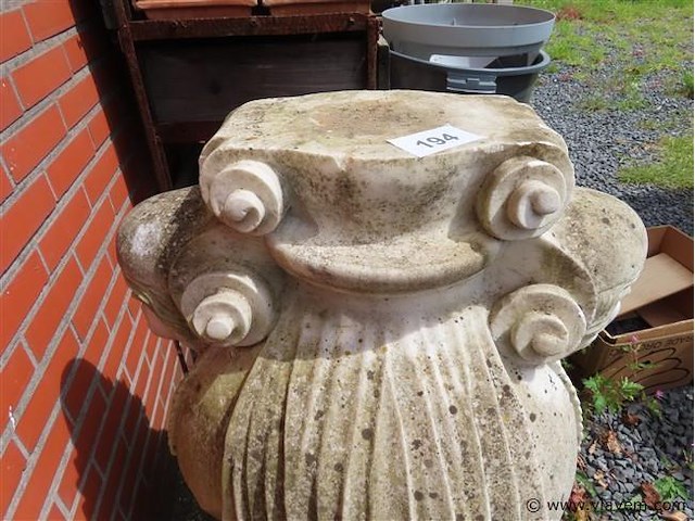 Zware marmeren tuinsokkel h 90 basis 45x47cm - afbeelding 3 van  10