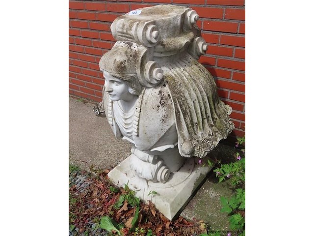 Zware marmeren tuinsokkel h 90 basis 45x47cm - afbeelding 7 van  10