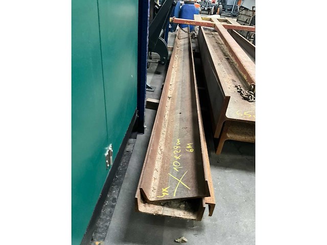 Zware metalen poutrels/draagbalken upn280 6 meter (4x) - afbeelding 1 van  6