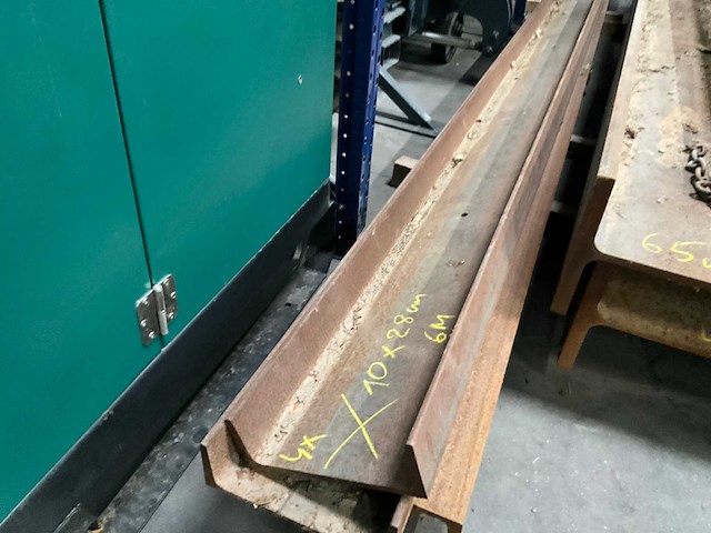 Zware metalen poutrels/draagbalken upn280 6 meter (4x) - afbeelding 4 van  6