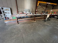 Zware metalen werkbank 150x600 cm, 2 metalen kokers ca. 5m, ca. 3 ton herbruikbaar ijzer (28,29,30) - afbeelding 1 van  18