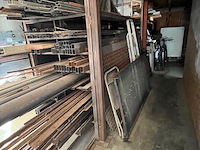 Zware metalen werkbank 150x600 cm, 2 metalen kokers ca. 5m, ca. 3 ton herbruikbaar ijzer (28,29,30) - afbeelding 18 van  18